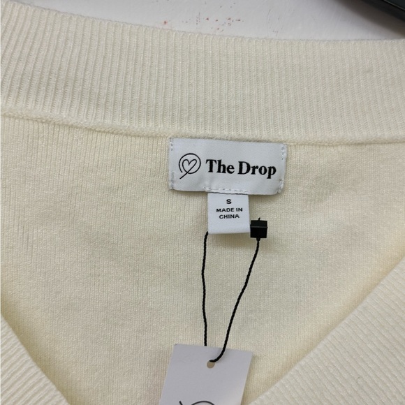 The Drop V-Neck Cream Sweater Size S - Picture 2 of 7
